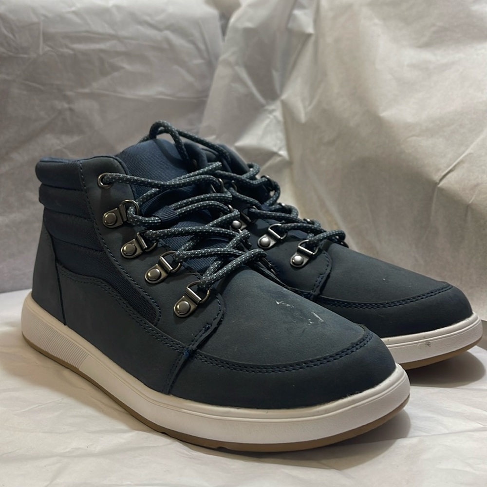 Cat and jack sneakers with laces and zipper on side
